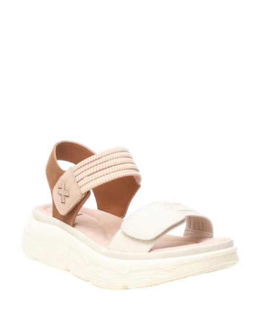 Xti Sandalo Sporty-Chic con Suola Chunky e Fasce Regolabili – Comfort & Style