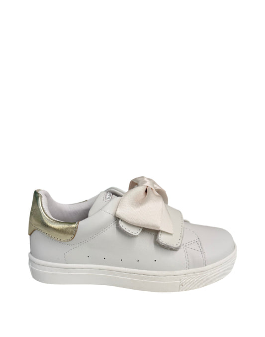 Balducci Sneaker Bimba in Pelle Bianca con Fiocco in Raso e Dettaglio Gold