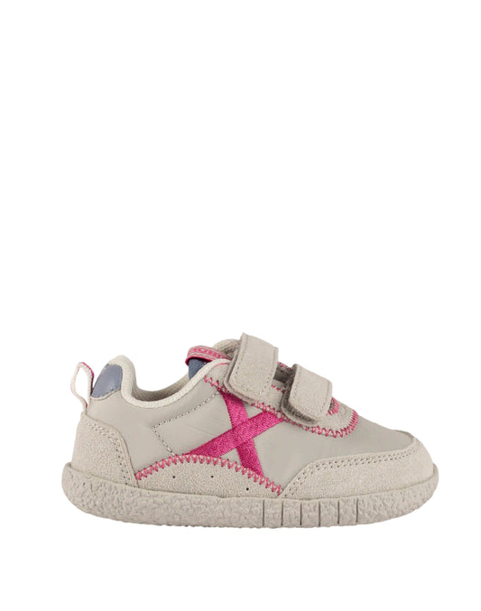 MUNICH BABY KODA W 26 - Sneakers sportive per bambini Barefoot di colore grigio e fucsia con doppia chiusura a strappo.