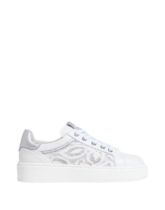 NeroGiardini Sneaker bimba in Pizzo Floreale e Dettagli Silver – Bianco